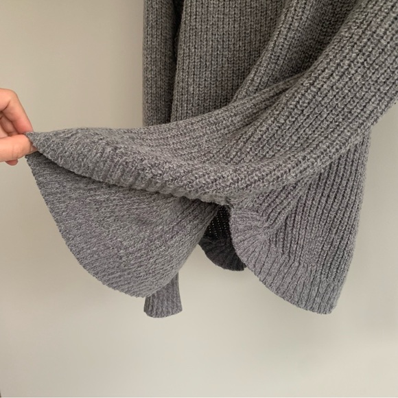 • [SO] Grey Scoop Neck Sweater • - Picture 10 of 12